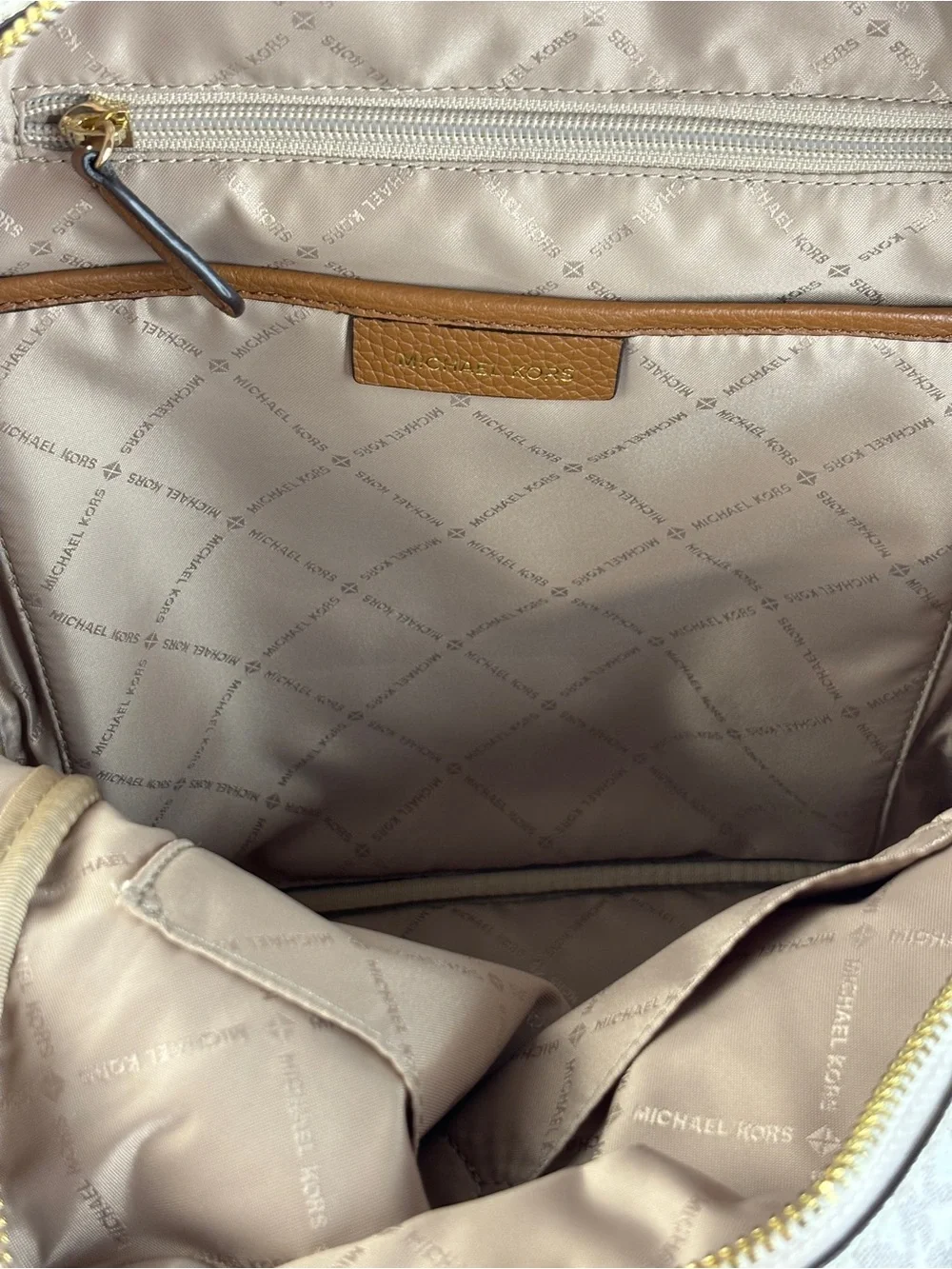 MICHAEL Michael Kors Abbey Large Backpack Popular Vanilla/Acorn Color NWOT